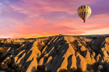 Poster Beautiful sunrise over Cappadocia in Turkey © Fyle