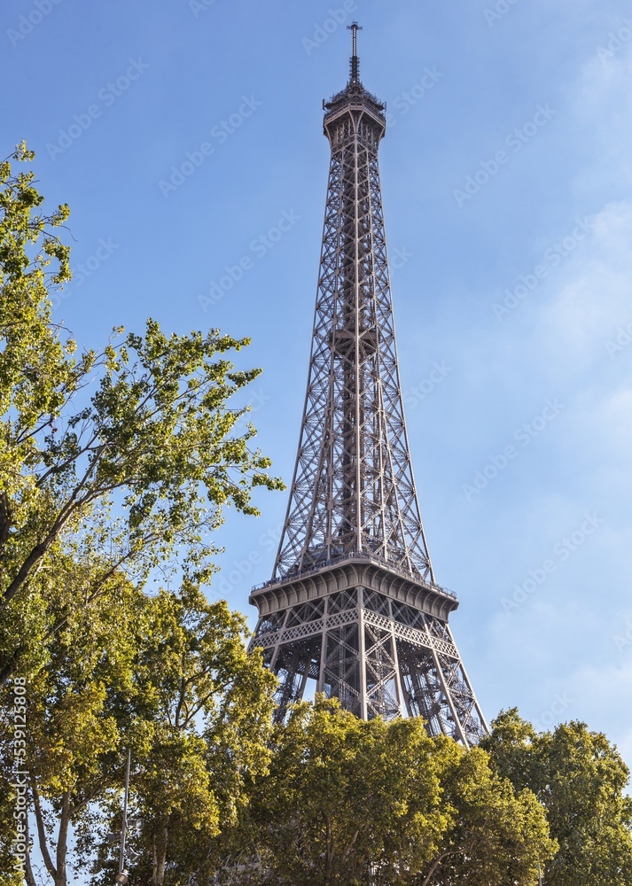 Wall mural Eiffel Tower in Paris, France