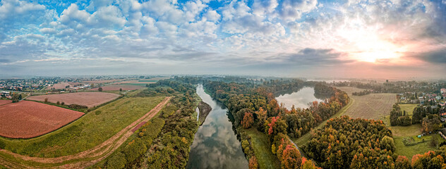 rzeka Odra, granica Polsko - Czeska w Chałupkach na Śląsku, panorama jesienią z lotu ptaka - obrazy, fototapety, plakaty