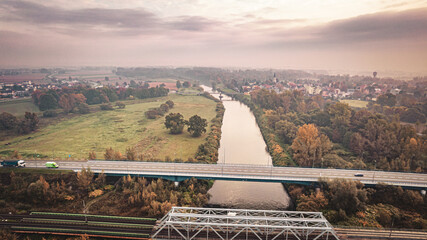rzeka Odra, granica Polsko - Czeska w Chałupkach na Śląsku, panorama jesienią z lotu ptaka © Franciszek
