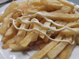 french fries with fried potatoes