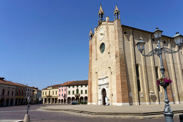 Fototapeta na wymiar Historic church of Montagnana, Italy