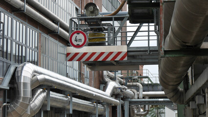 Natural Gas storage and pipelines for energy supply in crisis and for climate protection...