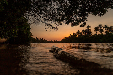 POR DO SOL NO RIO PREGUI&Ccedil;A