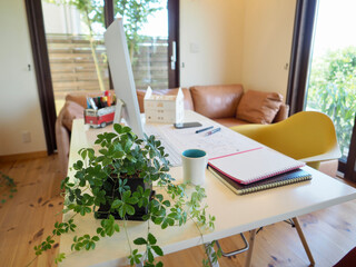 ホームオフィス　在宅勤務のワークスペース　快適空間　働き方　マイホーム　住宅設計　間取り図　住宅模型