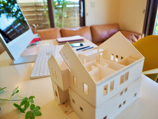 ホームオフィス　在宅勤務のワークスペース　快適空間　働き方　マイホーム　住宅設計　間取り図　住宅模型