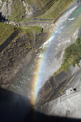 ダムから見える虹