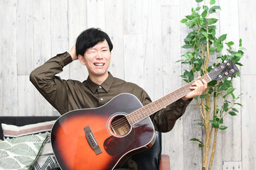 ギターのストローク中にズレる、落ちる人への対策