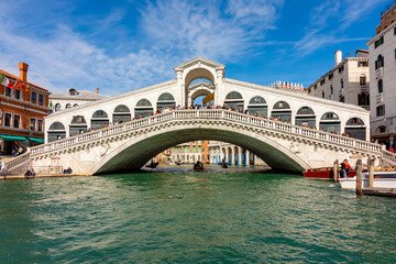 Fototapeta na wymiar Rialto bridge over Grand canal in Venice, Italy