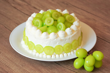 シャインマスカットの手作りホールケーキ