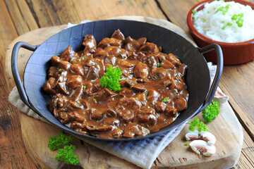  Beef Stroganoff
