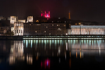 Fototapeta na wymiar illuminations de la ville de Lyon lors de la Fête des Lumières