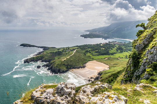 Wandern bei Sonabia, Spanien