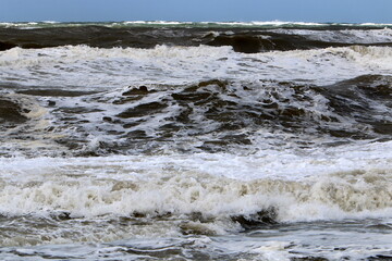 The color of the water in the mediterranean sea in shallow water