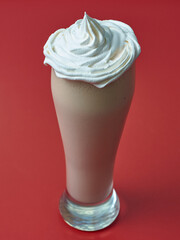 licuado de chocolate con crema batida