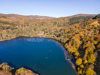 Obraz premium Aerial Autumn view of Pasarel reservoir, Bulgaria
