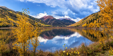 Crystal Lake Red Mountains Autumn Color