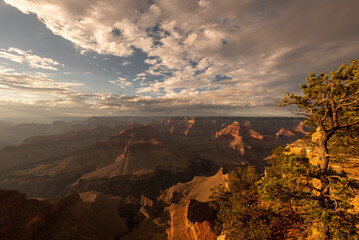 Fototapeta na wymiar grand canyon sunset clouds