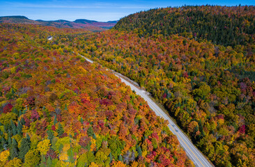Fototapeta premium Autumn in Mont Tremblant National Park, aerial view