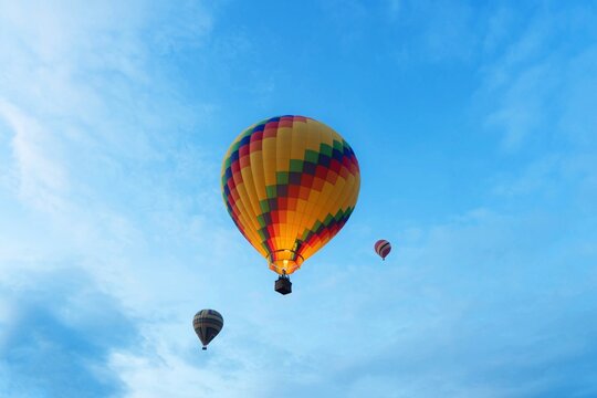 Hot air ballloon with blue sky