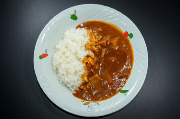 間食に最適なレトルトカレー