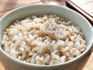 아시아 음식 보리밥, 식사