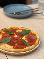 pizza with ham and cheese