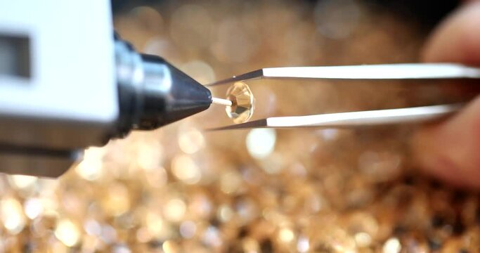 Diamond tester for checking diamonds and gemstone closeup