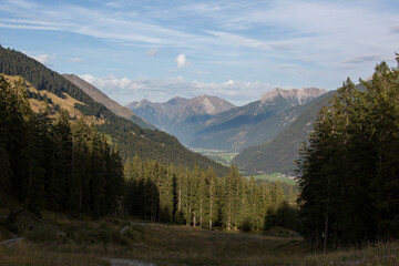 Fototapeta na wymiar Lechtal - die Alpen im Herbst
