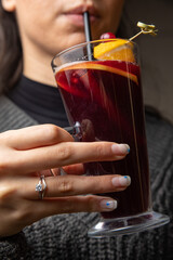 warm alcoholic cocktail based on wine and spices
