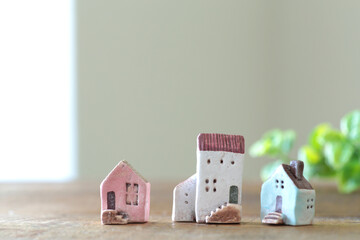家の模型とマイホームのイメージ