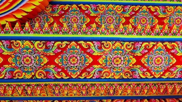 The boat is decorated with very beautiful Thai patterns. to use the 'Chak Phra Festival'