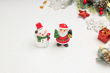 クリスマスの飾り付け｜サンタと雪だるま