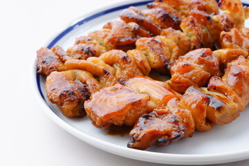 炭火でじっくり焼いた焼き鳥の盛り合わせ（タレ）