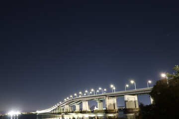 琵琶湖と琵琶湖大橋