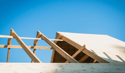 Building the roof of the house