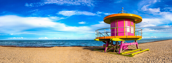 Naklejka premium Lifeguard tower in Miami Beach