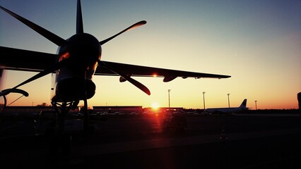 Fototapeta na wymiar Sunset-Plane