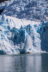 Desprendimiento pared de glaciar