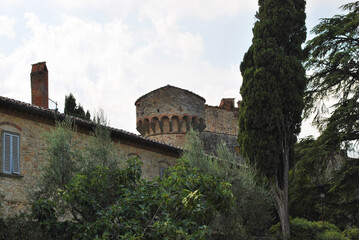 Fototapeta na wymiar Il castello di Meleto a Gaiole in Chianti in provincia di Siena, Toscana, Italia.
