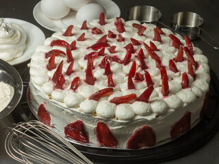 cake with strawberry