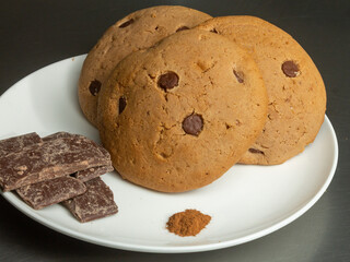 chocolate chip cookies