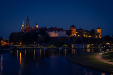 Wawel Castle by Night in Cracov - obrazy, fototapety, plakaty