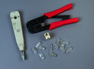crimp tool for crimping with many connectors