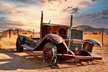truck in the desert - obrazy, fototapety, plakaty