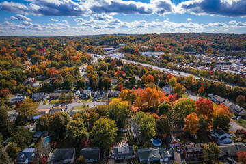 Naklejka premium Aerial Drone of Autumn in Mahwah New Jersey 