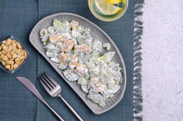 Raw vegetable salad with white sauce