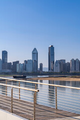 Obraz premium city skyline of business district downtown in daytime