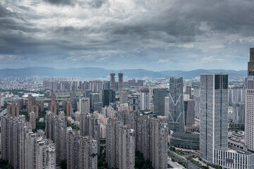 Fototapeta na wymiar Daytime shot of the city skyline