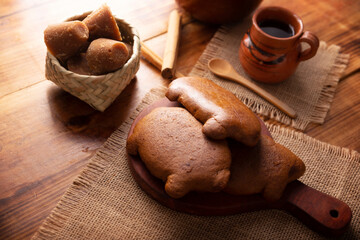 Puerquitos de Piloncillo. Also called Cochinitos, Cerditos or Chichimbres. Traditional Mexican sweet bread with pig shape, usually eaten with pot coffee or hot chocolate.